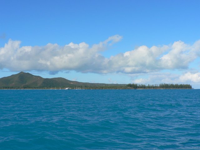 01- Arrivee a l'Ile des Pins, pic N'ga et baie de Kuto 